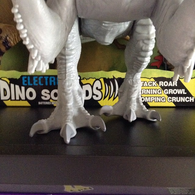 ir6 Toy Review: Electronic Indominus Rex by Hasbro